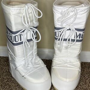 Moon Boot Black Snow Boots